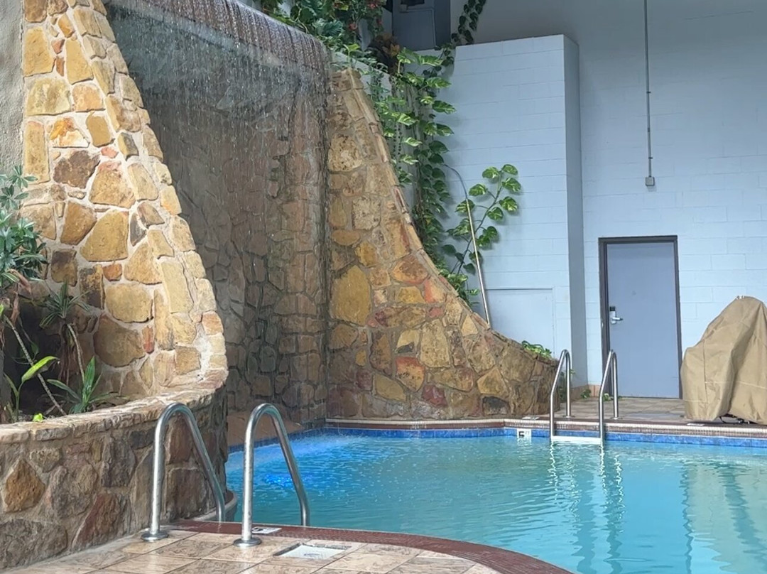 鸽子谷假日酒店主图