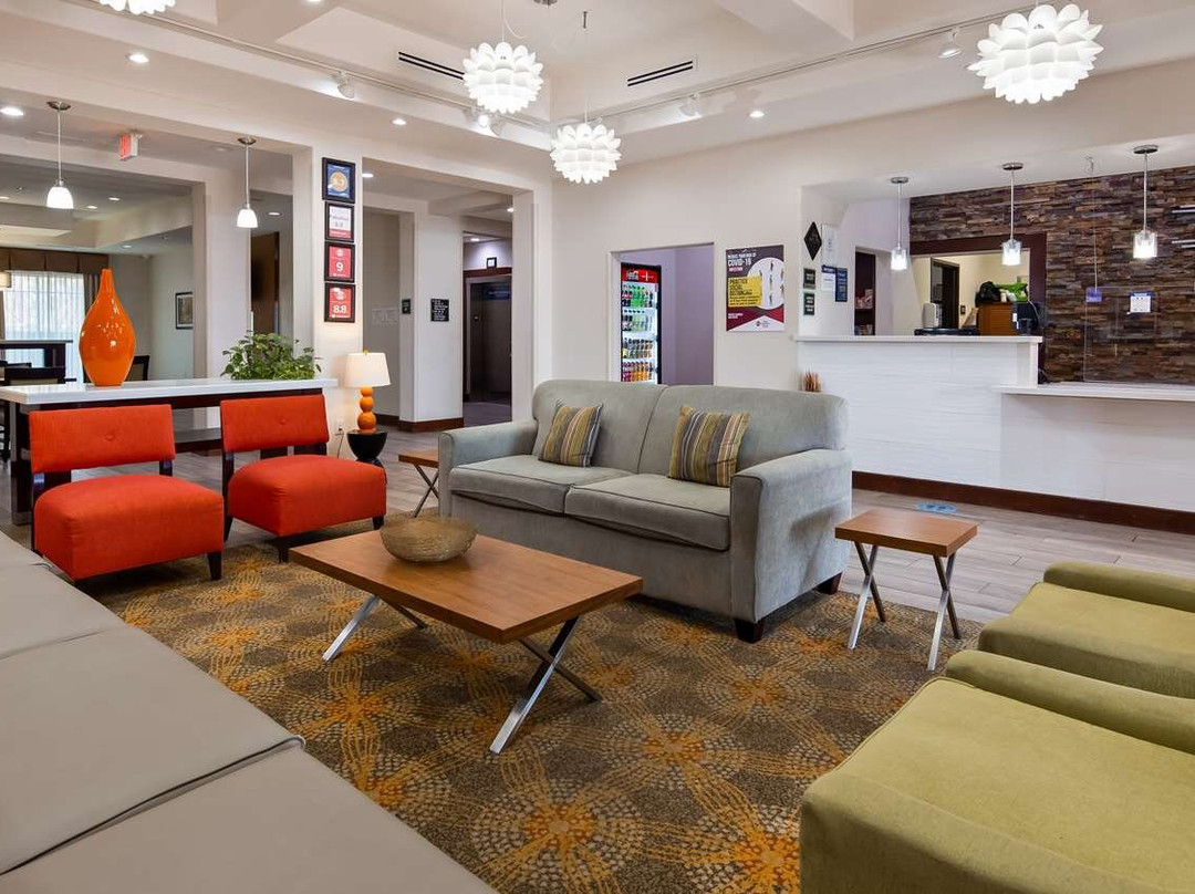 Best Western Plus Spring Inn & Suites主图