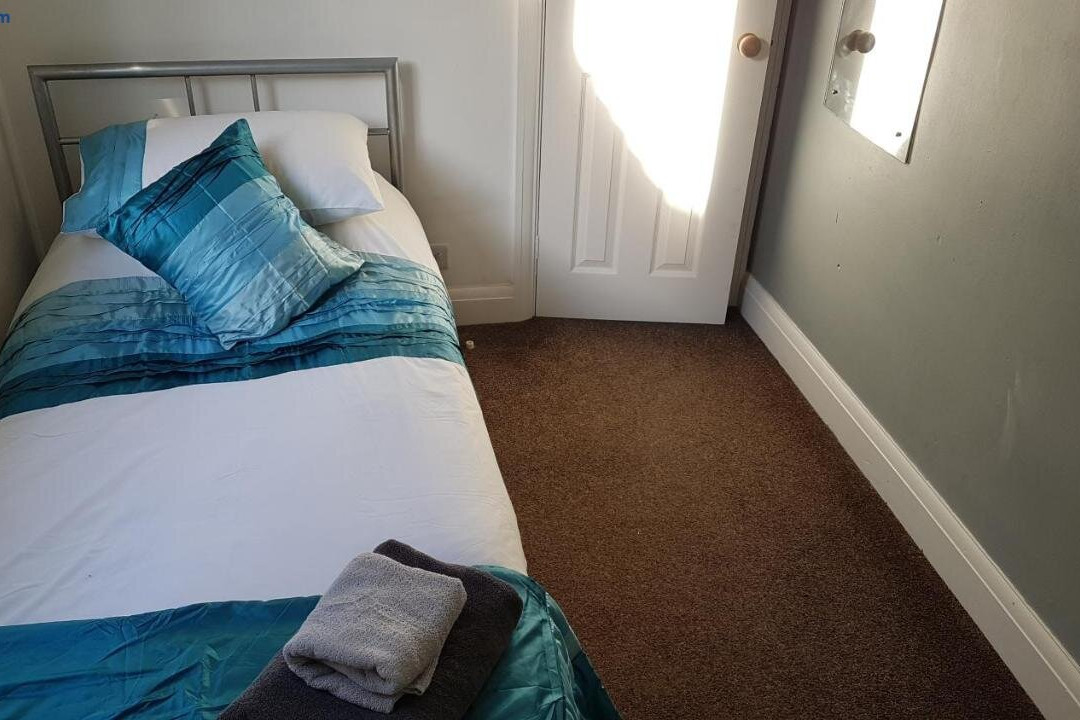 Private Rooms Just 19 Minutes From Central London