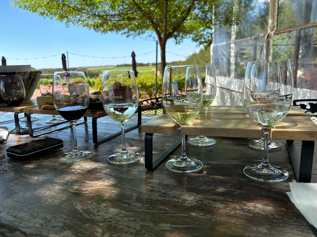 Grove Estate Wines-Young必去景点