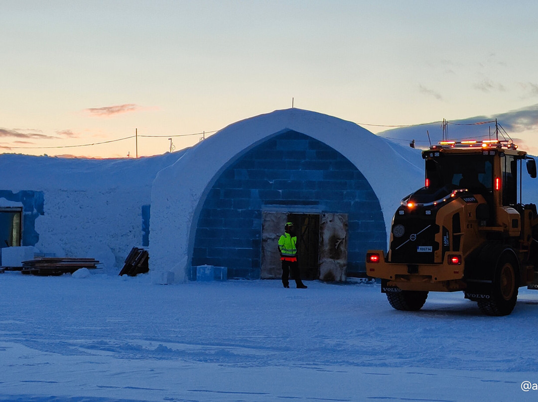 Ice Sculpting Lesson at The Ice Hotel-Jukkasjarvi必去景点