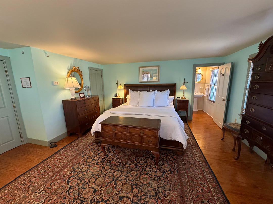 The 1708 House主图