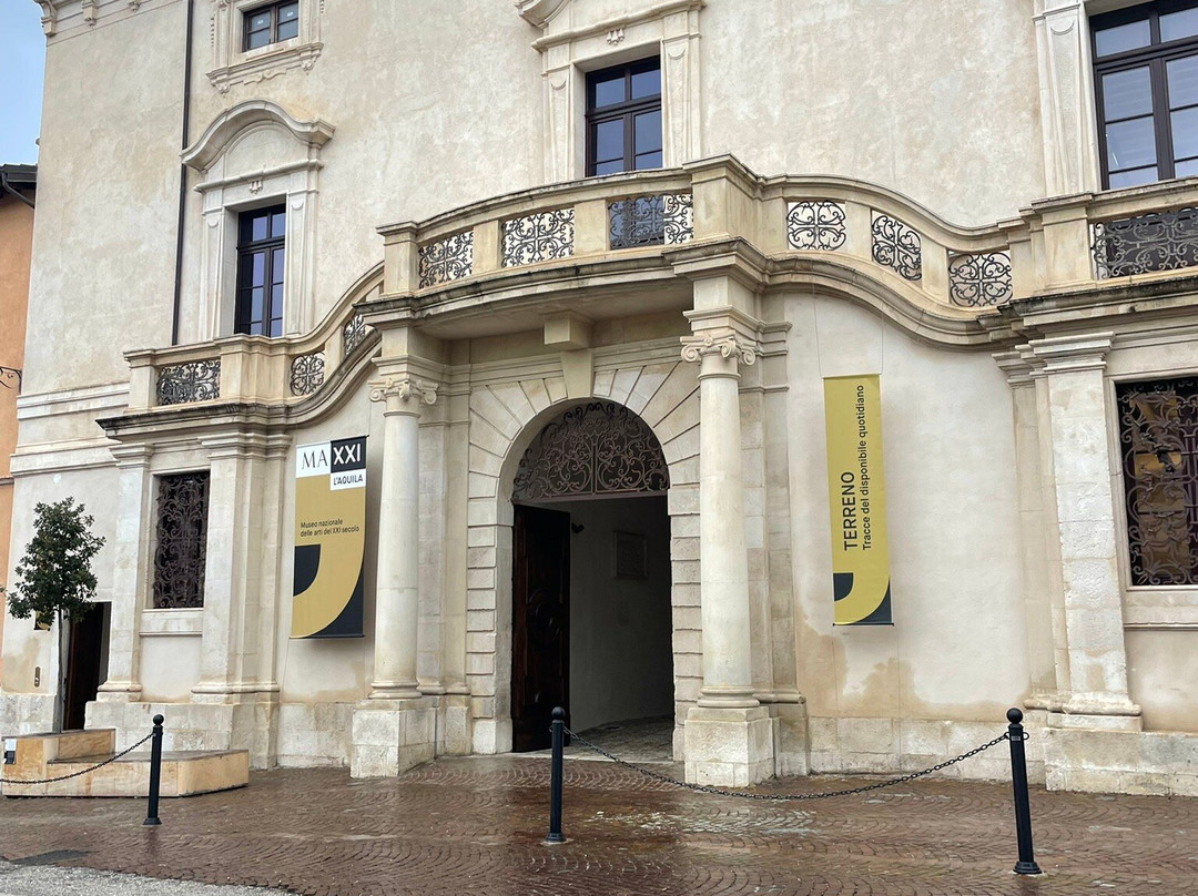 Palazzo Ardinghelli-拉奎拉必去景点