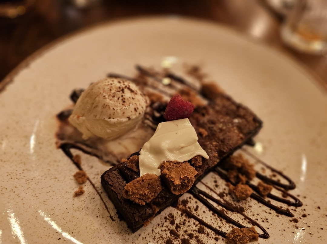 The Dog and Doublet Inn Sandon主图