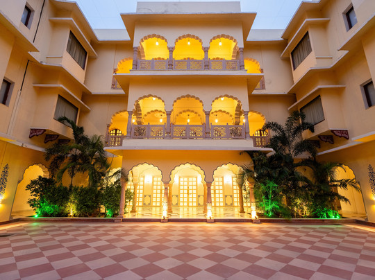 Hotel Raj Bagh Palace主图