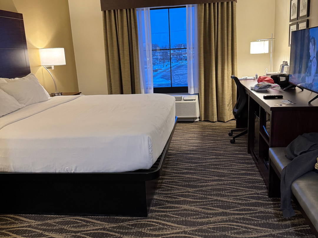 Cobblestone Hotel & Suites - Little Chute主图