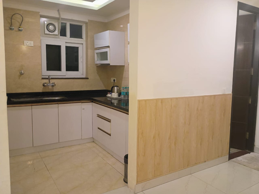 Hotel White Rock By The Solitaire Hospitality主图