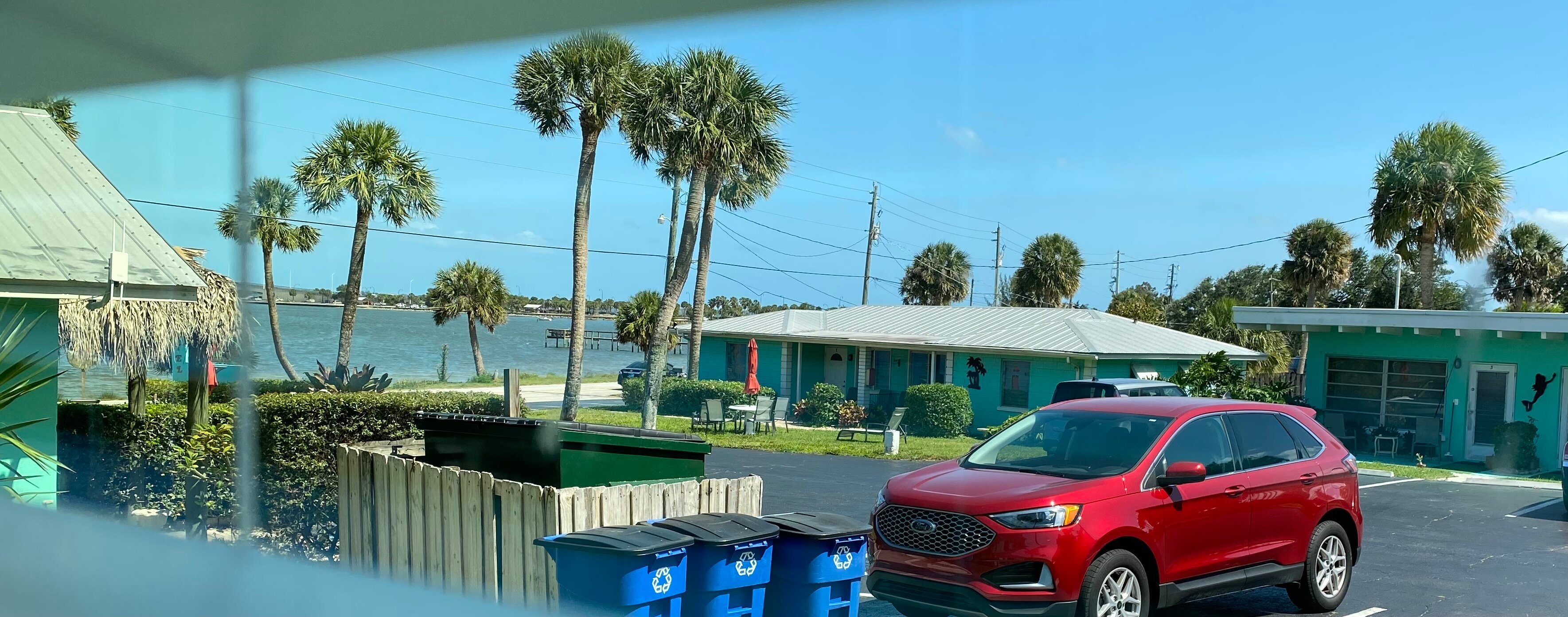 Driftwood Motel-官方