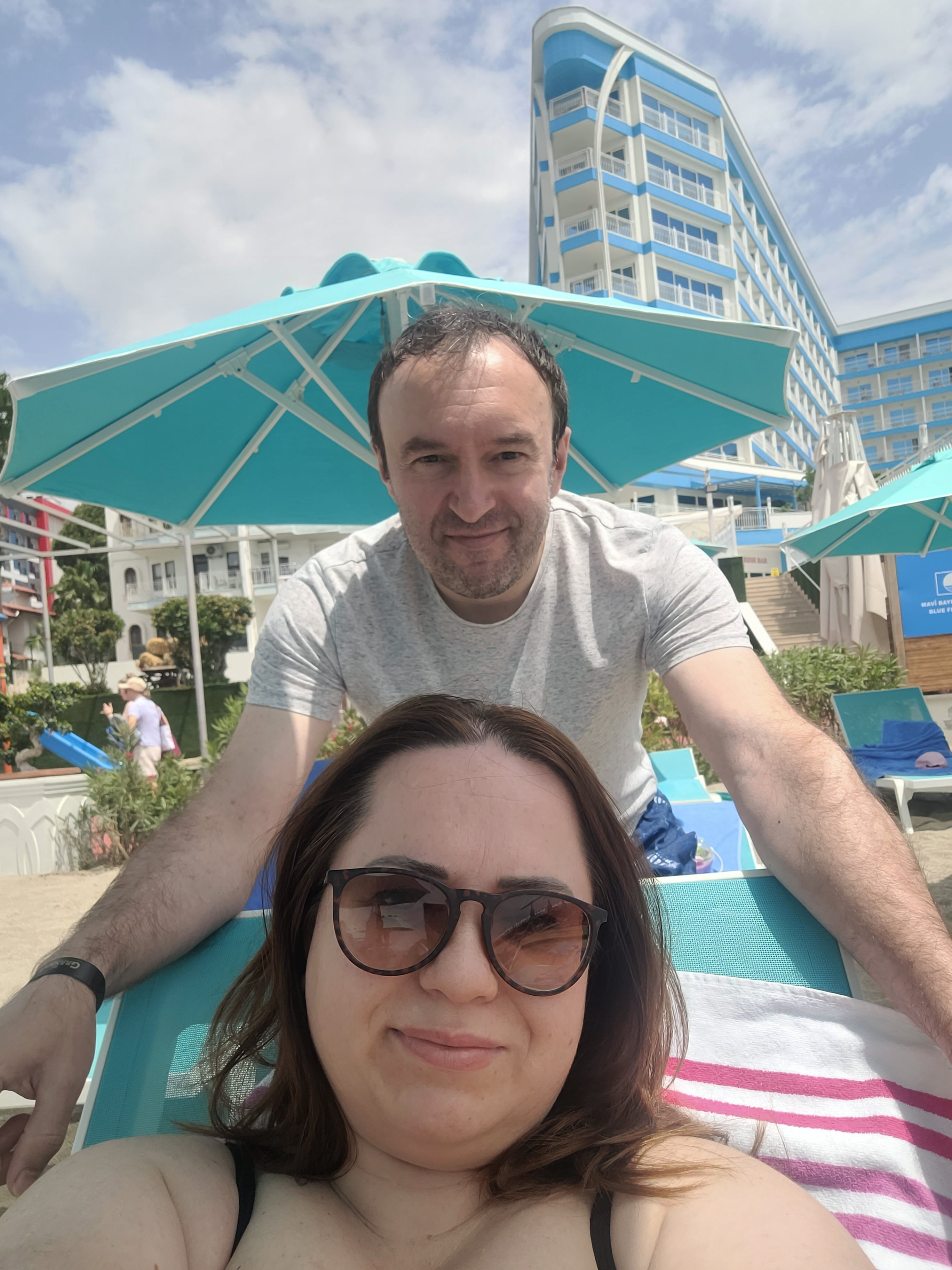 Granada Luxury Beach-泳池