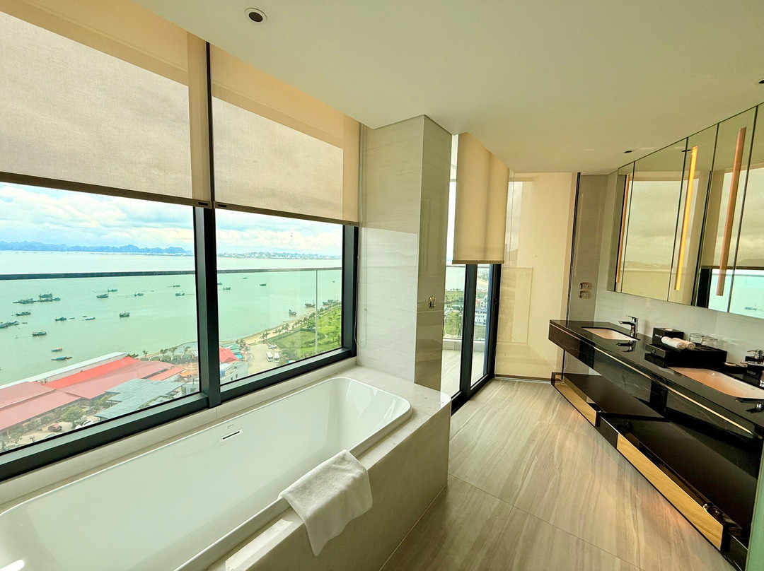 Radisson Blu Hotel, Ha Long Bay主图