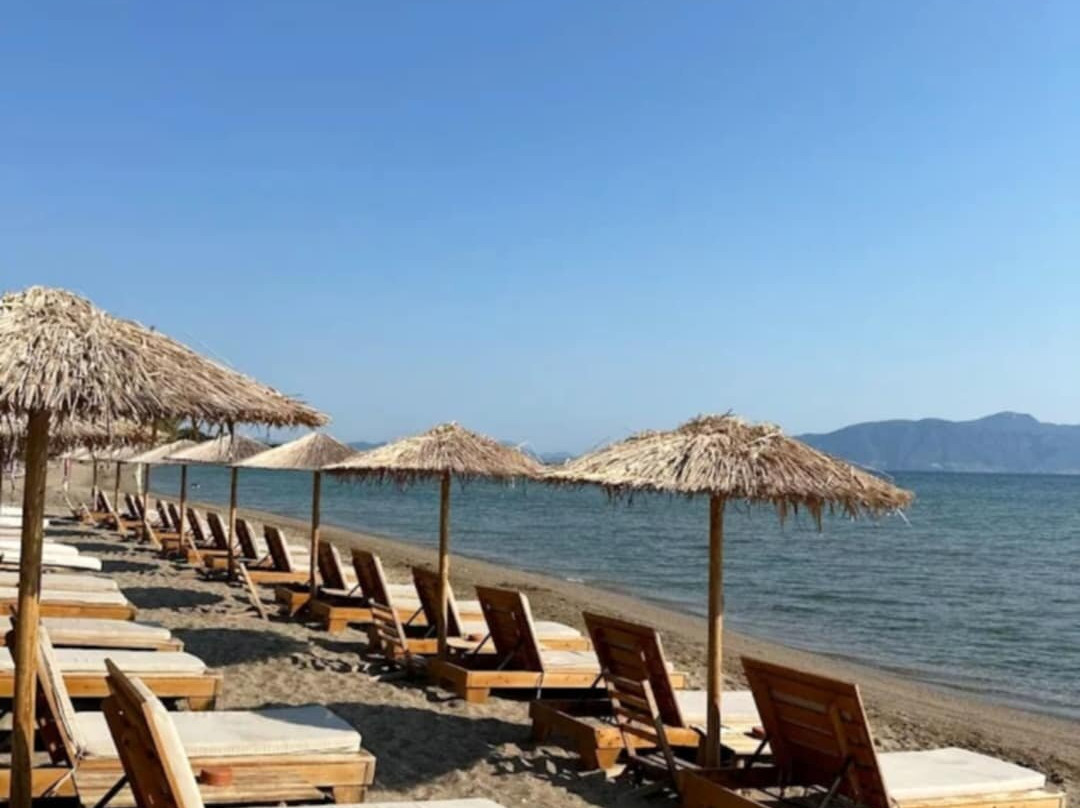 Dibidabo Beach Bar-Livanates必去景点