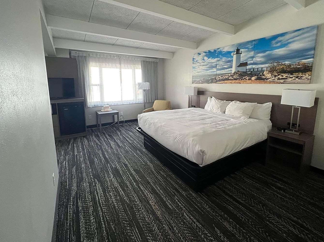 Days Inn by Wyndham Manitowoc