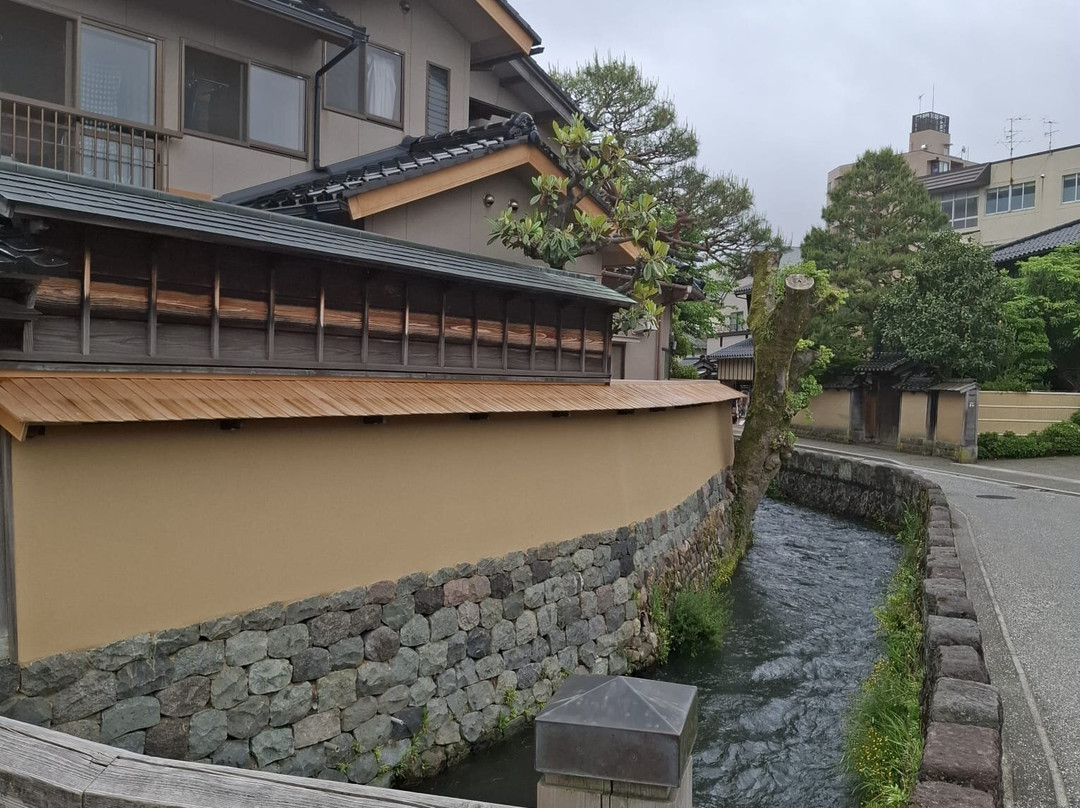 长町武家屋敷通-金泽市必去景点