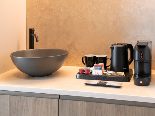 Hotel International主图