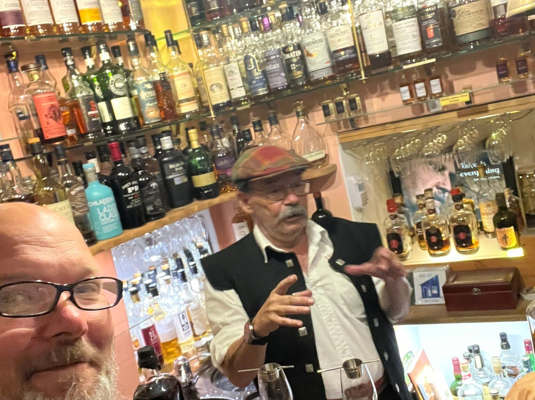 Smallest Whisky Bar On Earth-Santa Maria Val Müstair必去景点