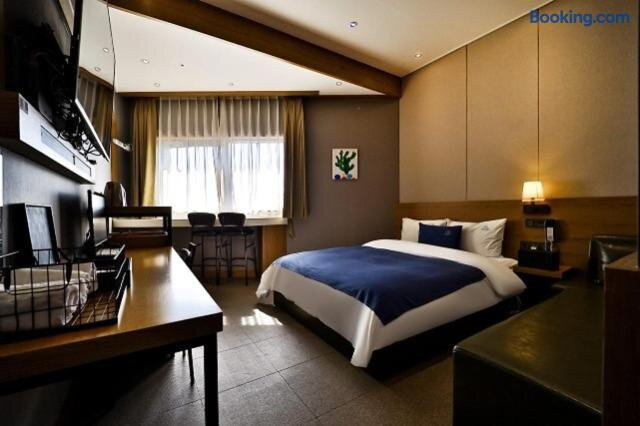 The Cloud Hotel