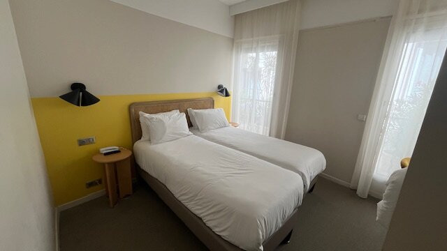 杜格楼布酒店主图