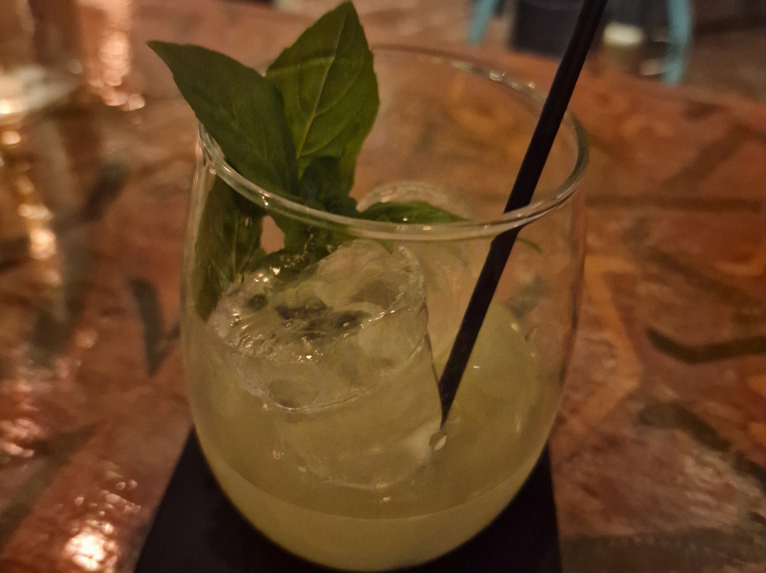 Sinagogi open air bar-干尼亚必去景点