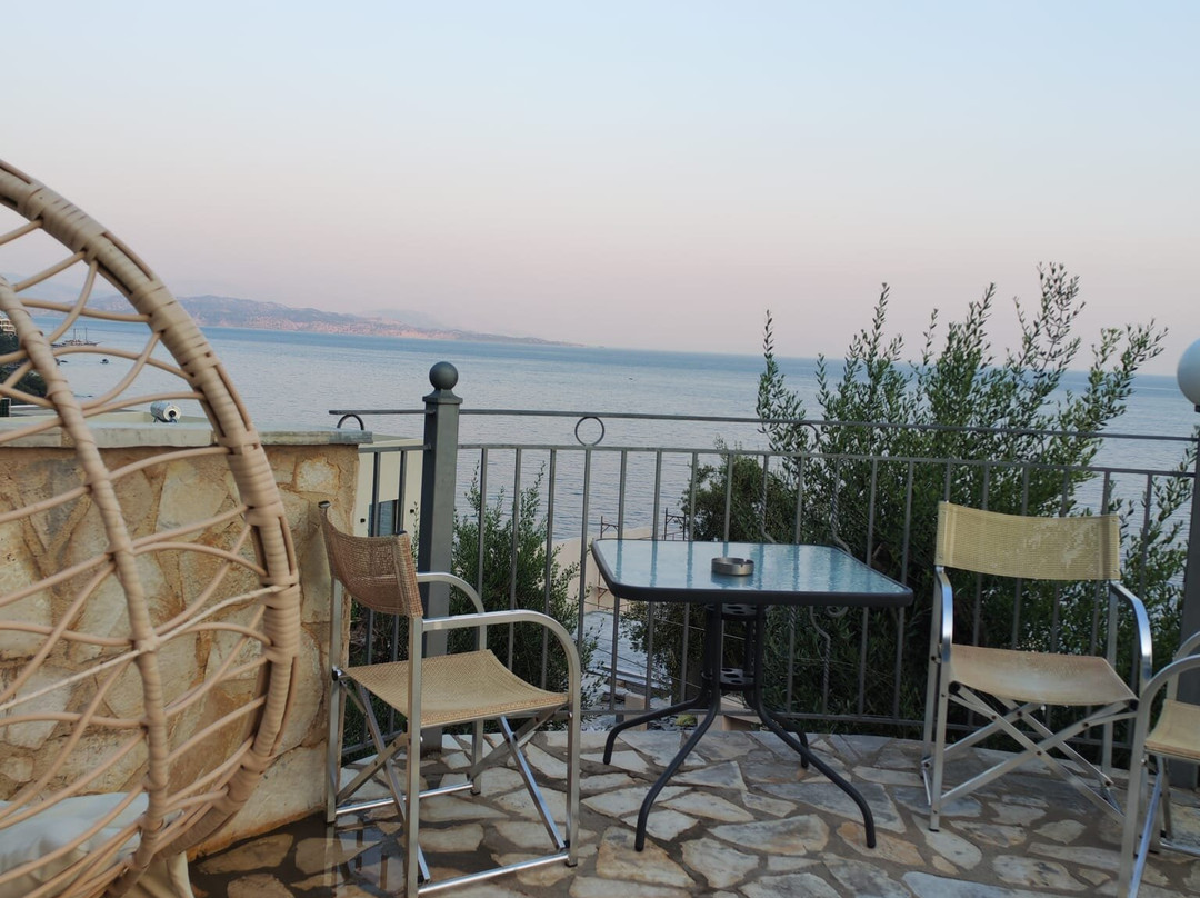 Vladimiros Apartments主图