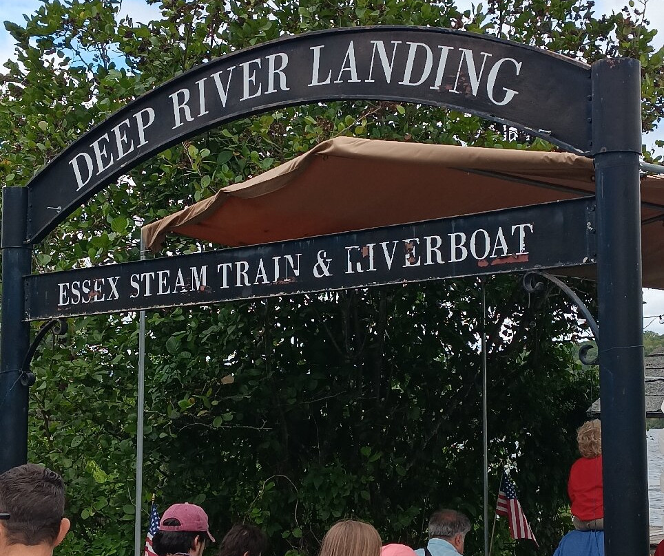 Essex Steam Train & Riverboat-Essex必去景点