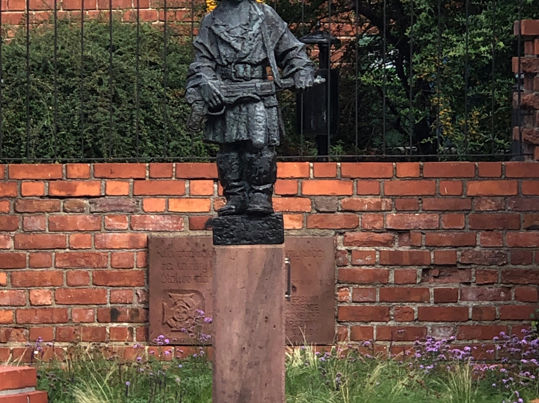 Statue of the Little Insurgent-华沙必去景点