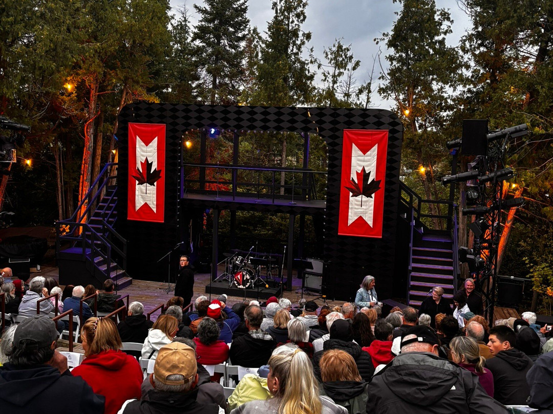 The Grove Theatre-芬内隆佛斯必去景点