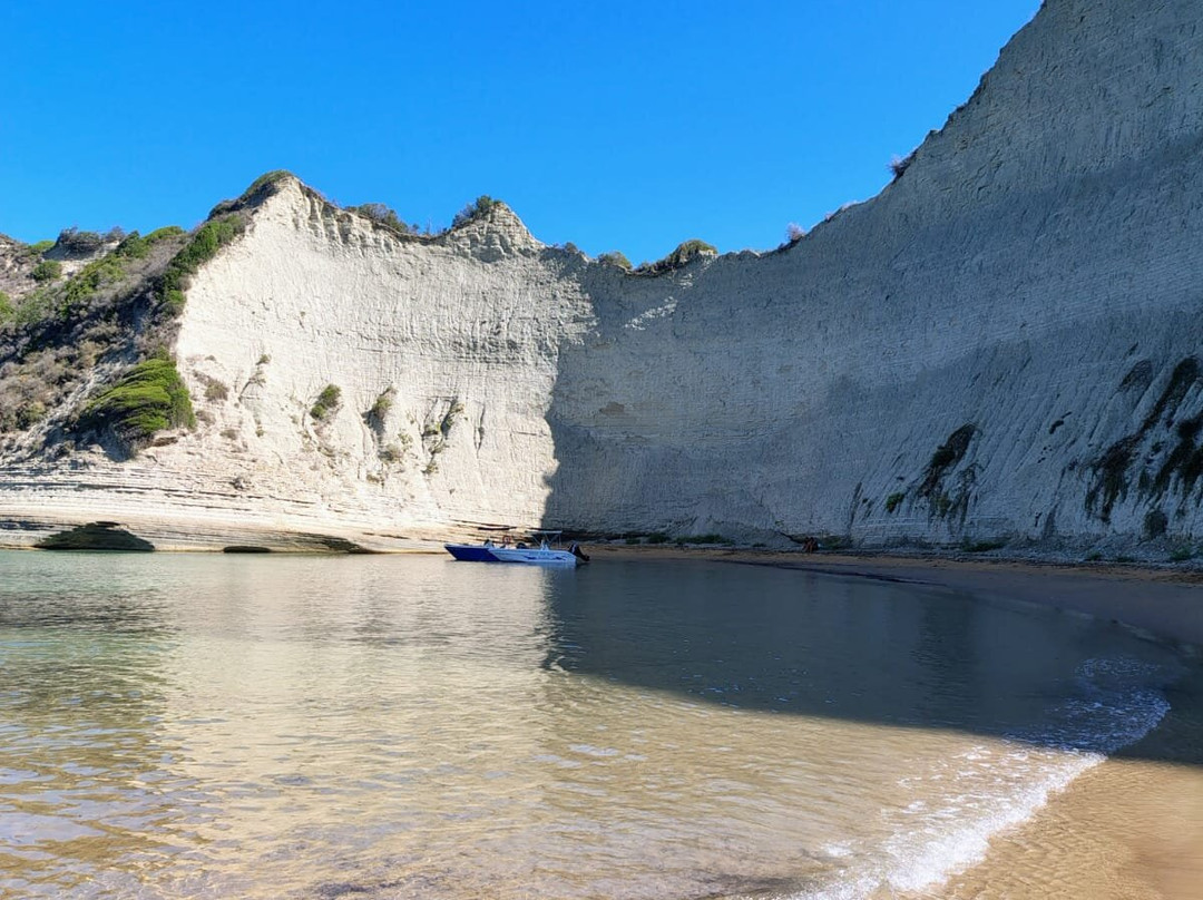 Paradise Beach-Liapades必去景点
