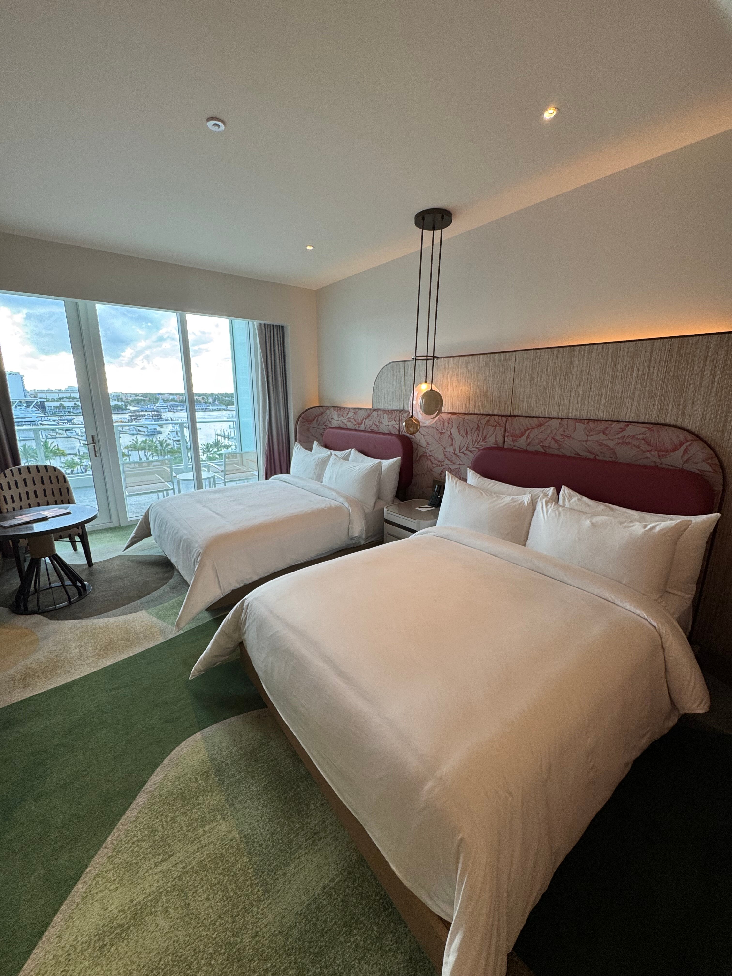 Pier Sixty-Six-客卧