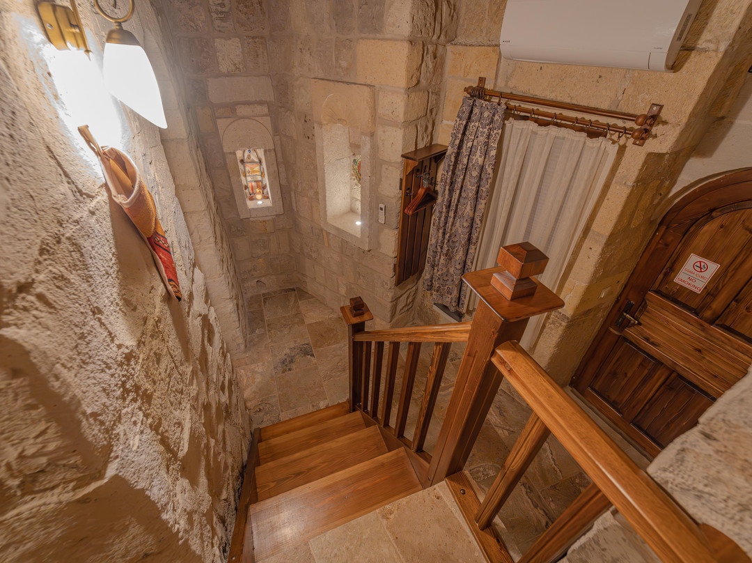 Zara Cave Hotel主图