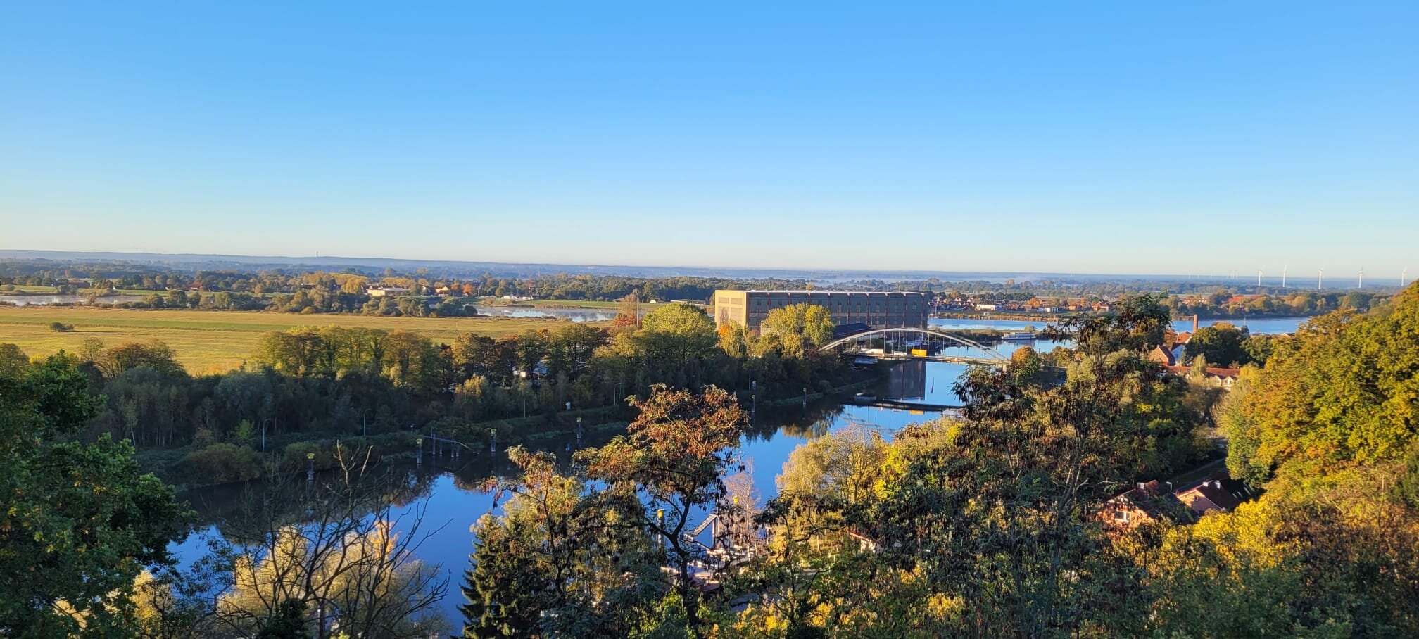 Hotel Zum Halbmond-官方