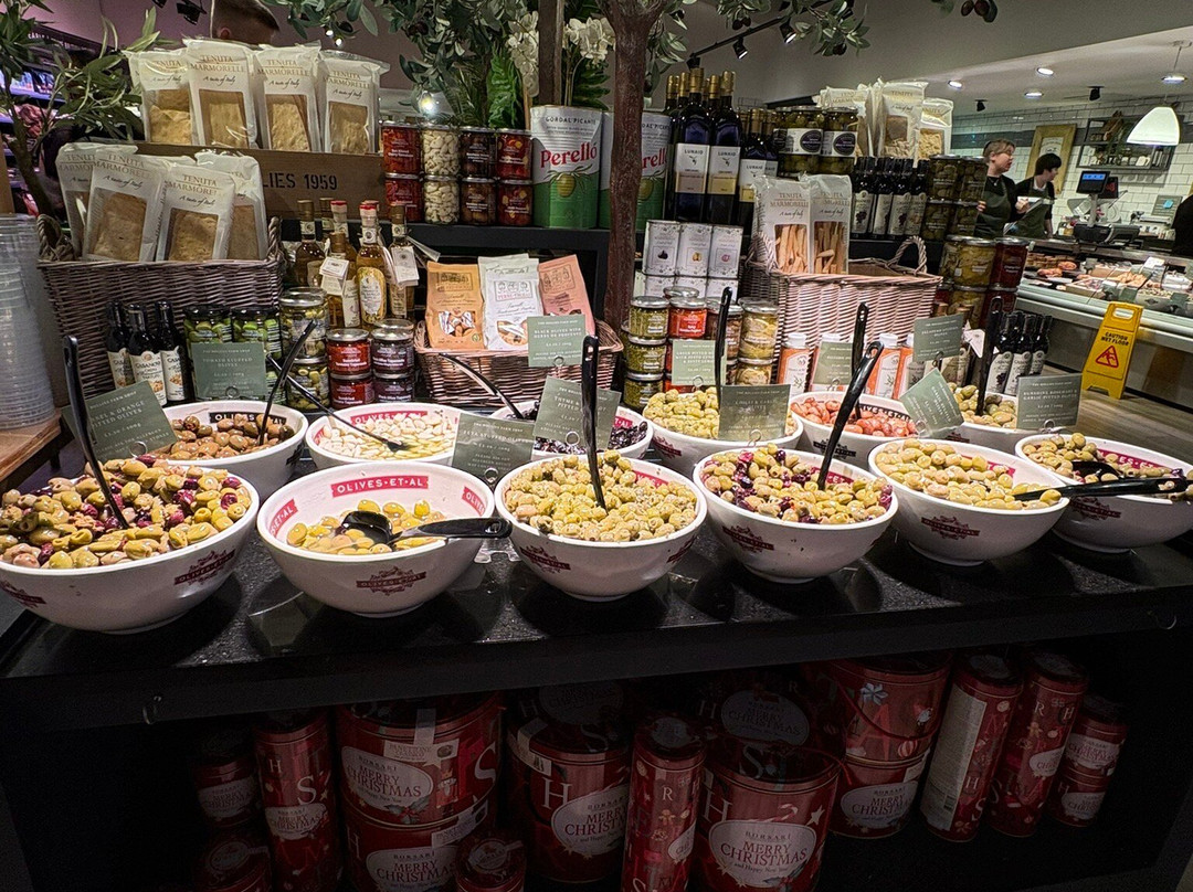 The Hollies Farm Shop-Little Budworth必去景点