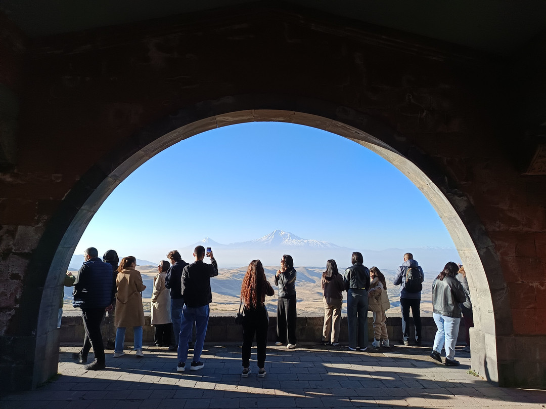 Charent's Arch-Garni必去景点