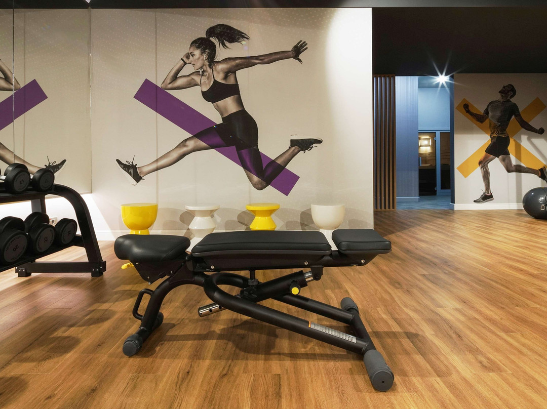 锡比乌机场美居酒店