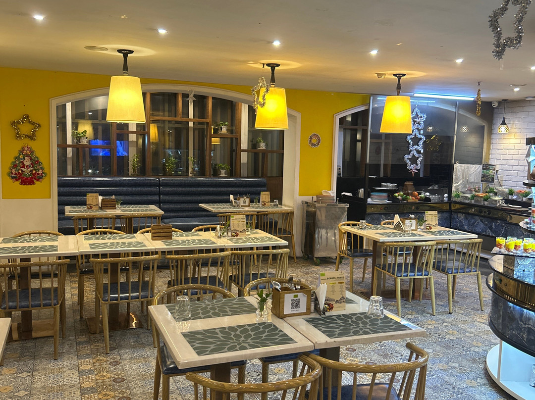 Southend by TGI主图