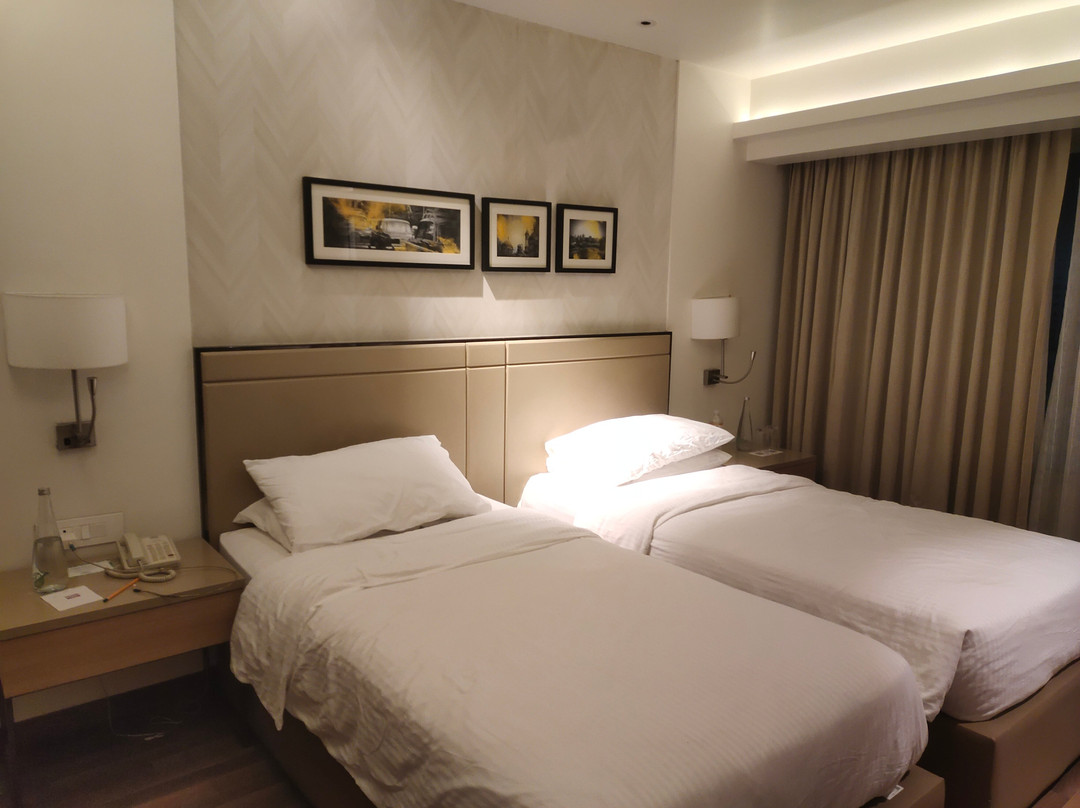 Royal Hometel Suites主图