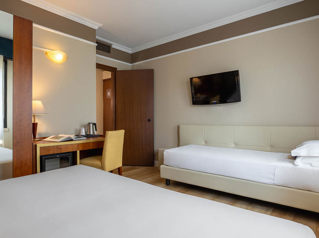 贝斯特韦斯特阿德米拉酒店主图