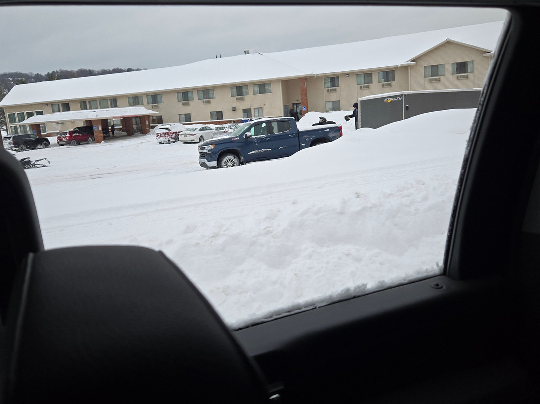 Ramada by Wyndham Hancock Waterfront主图