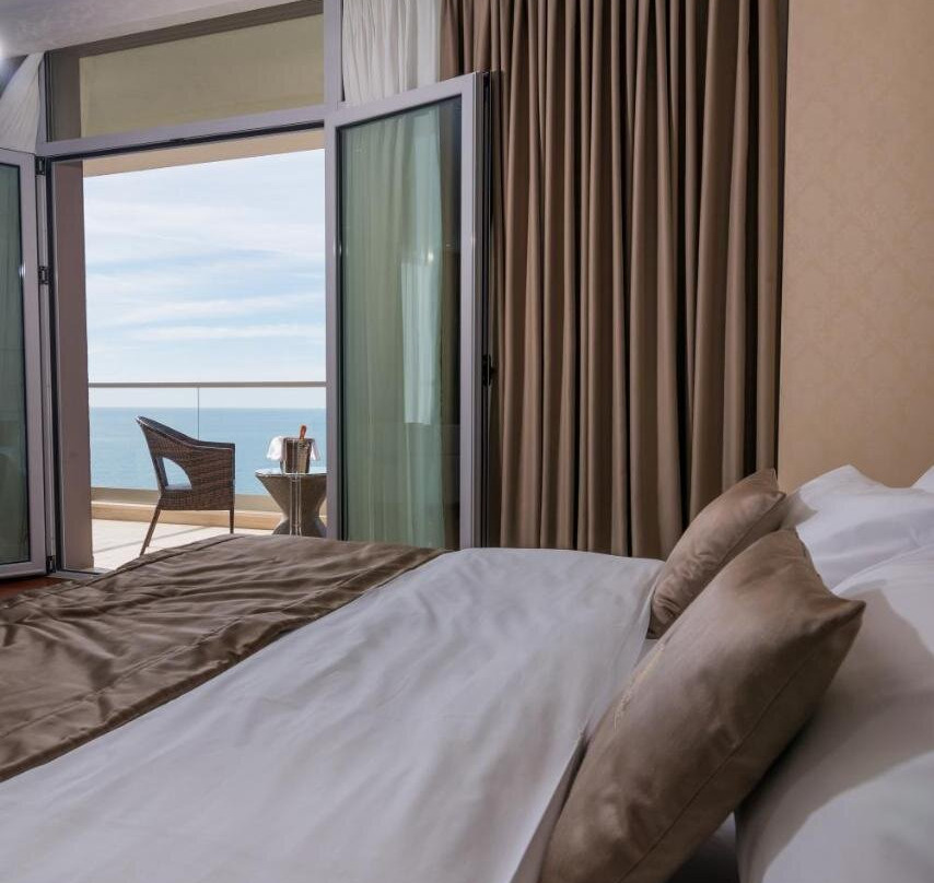 Deluxe & SPA by Rafaelo