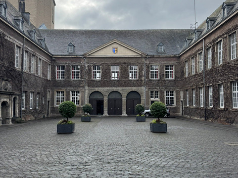 Rathaus Abtei Mönchengladbach-门兴格拉德巴赫必去景点