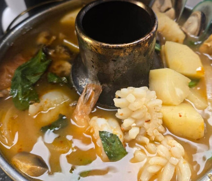 Zenith Bite Ramen & Thai