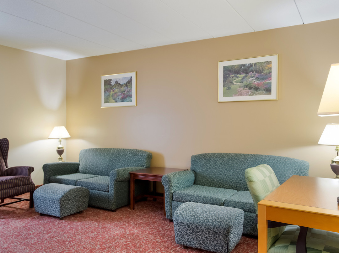 All Seasons Inn & Suites Smithfield Providence