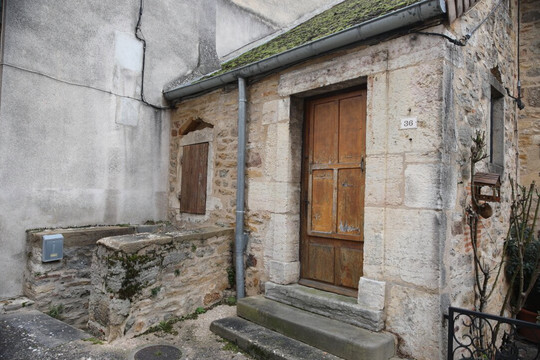 Tour Perrault-Buxy必去景点