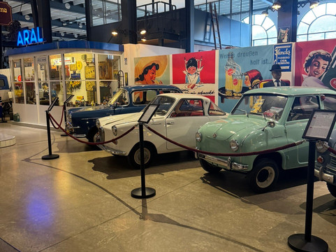 Zylinderhaus Nostalgie & Oldtimer Museum-贝恩卡斯特尔－屈斯必去景点