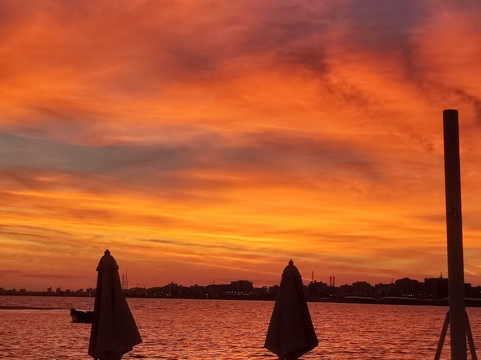 Triumph White Sands主图