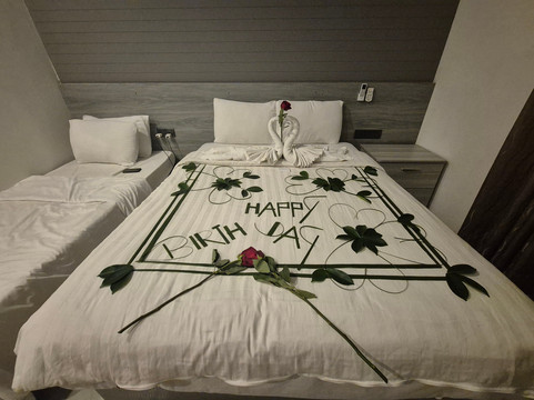 那拉维利海滩温泉酒店主图