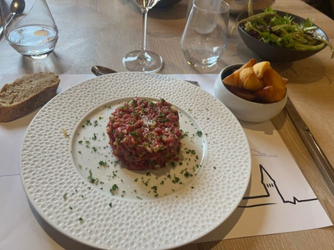 郎巴特酒店主图