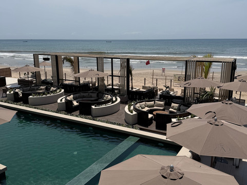 Alora Beach Resort-阿克拉必去景点