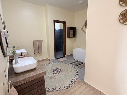 Africa Safari Karatu主图