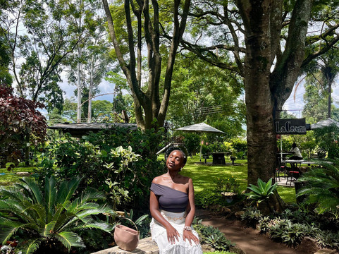 La Caverna Art Gallery-布兰岱必去景点