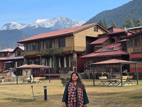 Pahalgam Hotel Riverside Luxury主图